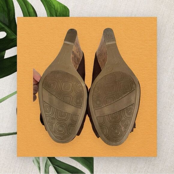 BROWN FABRIC PEEP TOE WEDGE - Picture 6 of 6